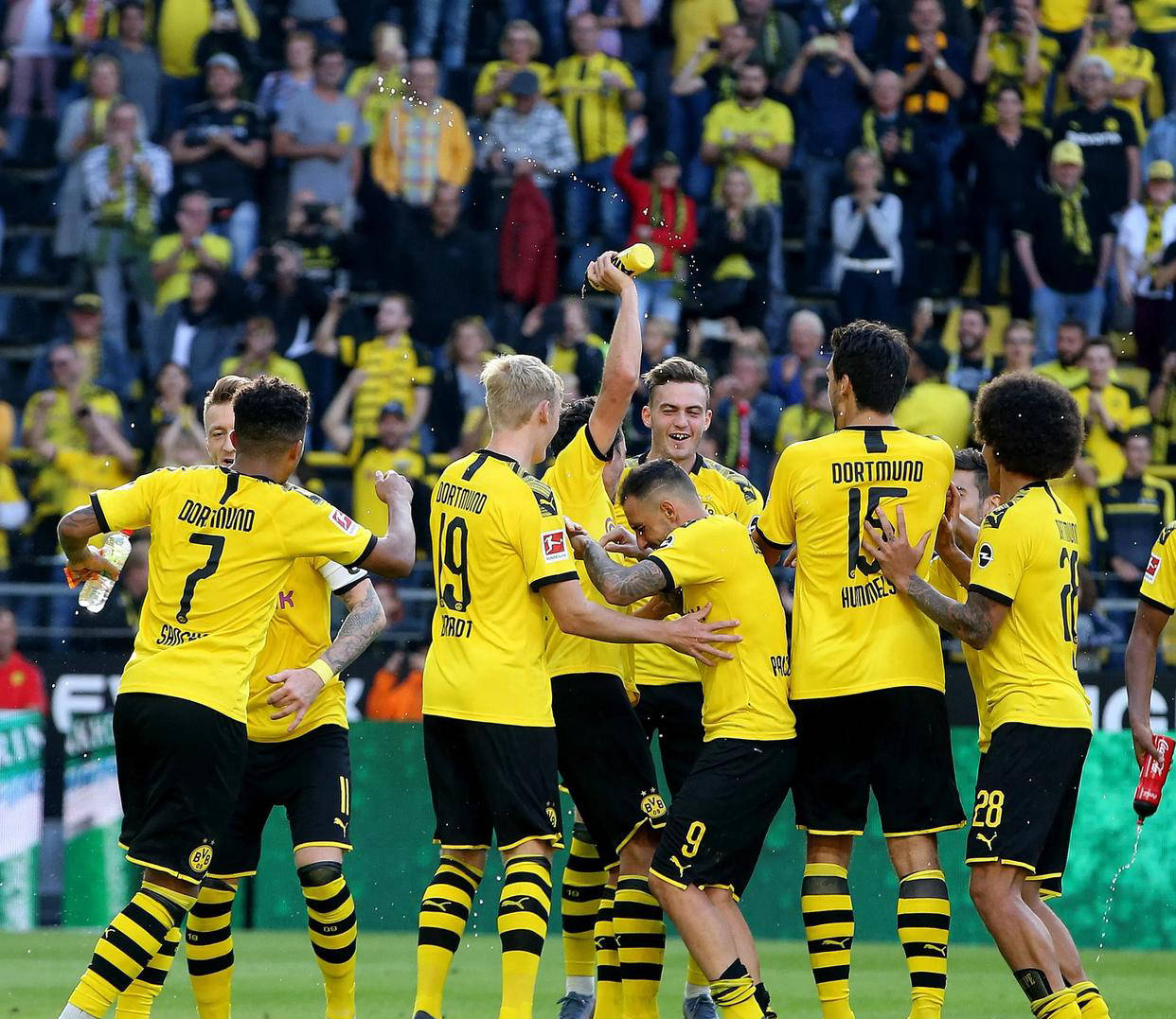 包含德甲集结日再迎强敌，国际米兰回应争议，主帅态度：底气十足，年轻球员得到机会的词条